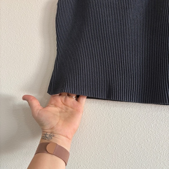 Quince Cropped Square Neck Ribbed Knit Tank in Blue Gray Size Medium - Picture 4 of 10